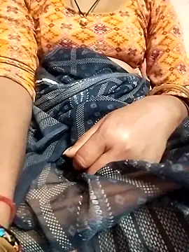 Snapshot of Cutkajal chatting on 02.28.25 Cutkajal online show from 02.28.25