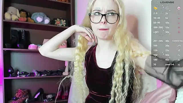 MisssLola online show from 02.11.25