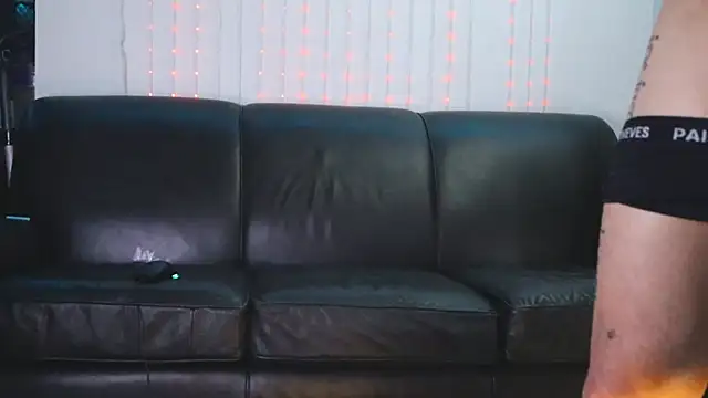 Snapshot of DamienSliick chatting on 02.27.26 DamienSliick online show from 02.27.26