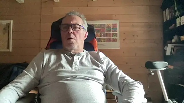 Snapshot of lelohop chatting on 01.19.26 lelohop online show from 01.19.26