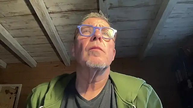 Snapshot of lelohop chatting on 02.04.26 lelohop online show from 02.04.26