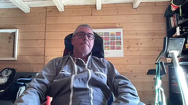 Snapshot of lelohop chatting on 02.25.26 lelohop online show from 02.25.26