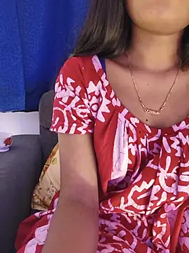 Snapshot of yhona_darling chatting on 05.24.26 yhona darling online show from 05.24.26