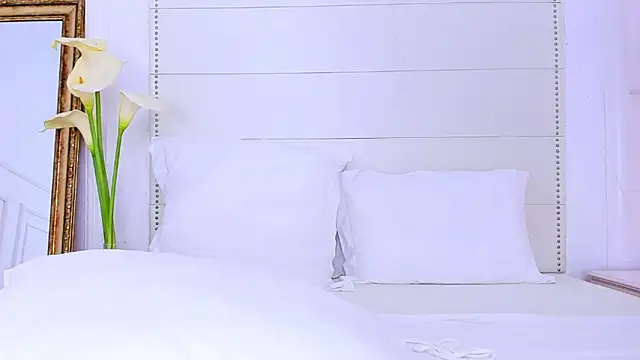 MoonAngelic online show from 03.06.25