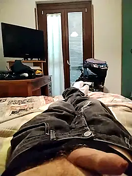 Snapshot of Cazzodr chatting on 03.05.25 Cazzodr online show from 03.05.25