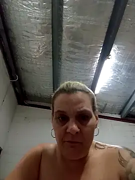 Snapshot of llASHll chatting on 11.26.25 llASHll online show from 11.26.25