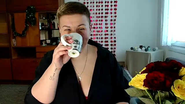 Snapshot of Annet1912 chatting on 02.06.25 Annet1912 online show from 02.06.25