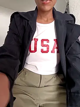 Snapshot of BlairSamy chatting on 12.01.25 BlairSamy online show from 12.01.25