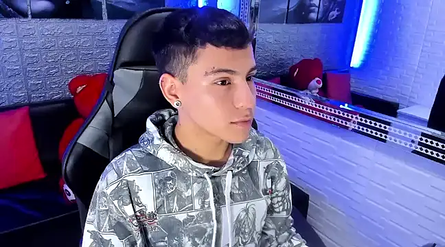 Snapshot of salvadorgomezx chatting on 12.17.24 salvadorgomezx online show from 12.17.24