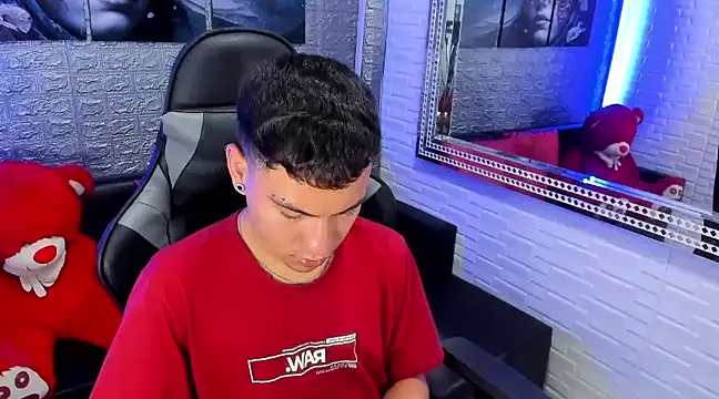 Snapshot of salvadorgomezx chatting on 12.21.24 salvadorgomezx online show from 12.21.24