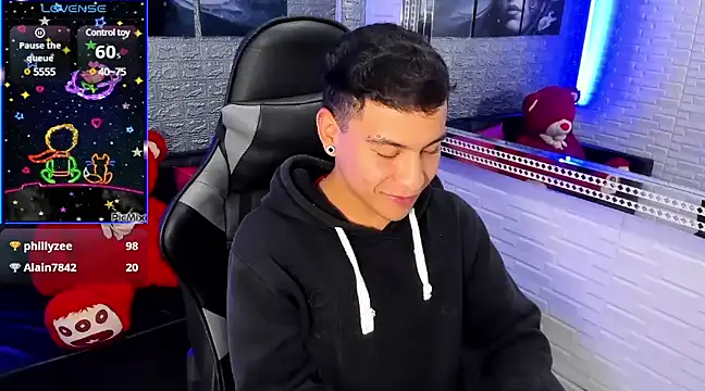 Snapshot of salvadorgomezx chatting on 12.28.24 salvadorgomezx online show from 12.28.24