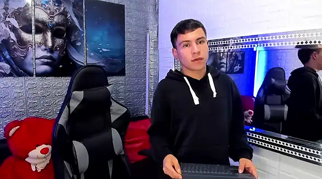 Snapshot of salvadorgomezx chatting on 12.28.24 salvadorgomezx online show from 12.28.24