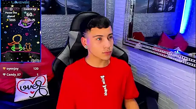 Snapshot of salvadorgomezx chatting on 01.04.25 salvadorgomezx online show from 01.04.25