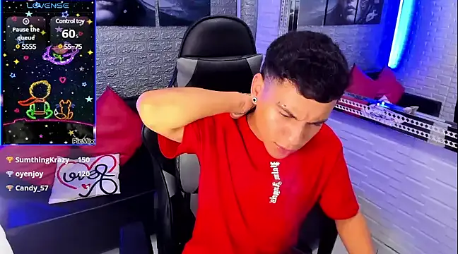 Snapshot of salvadorgomezx chatting on 01.04.25 salvadorgomezx online show from 01.04.25