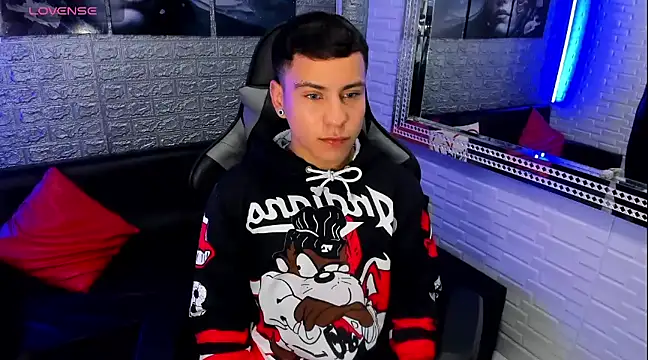 Snapshot of salvadorgomezx chatting on 01.06.25 salvadorgomezx online show from 01.06.25