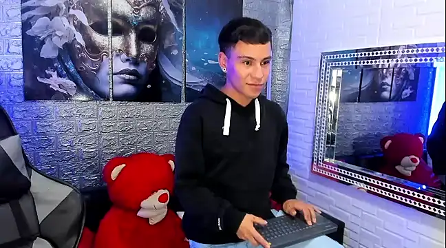 Snapshot of salvadorgomezx chatting on 01.08.25 salvadorgomezx online show from 01.08.25