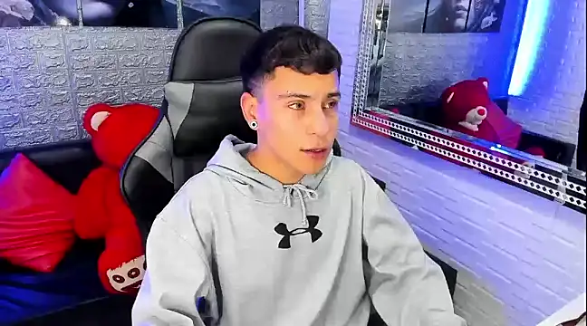 Snapshot of salvadorgomezx chatting on 01.08.25 salvadorgomezx online show from 01.08.25