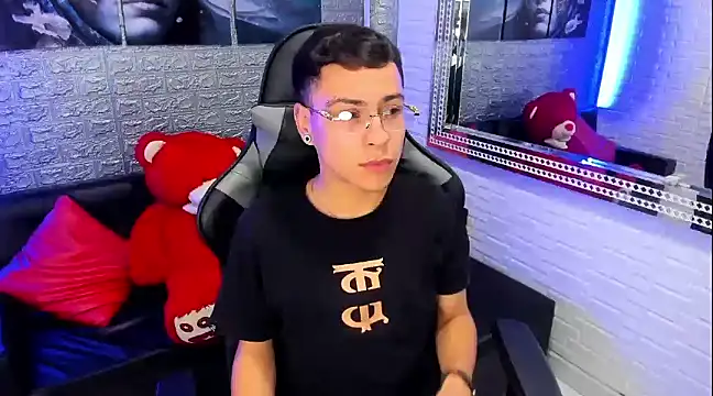 Snapshot of salvadorgomezx chatting on 01.09.25 salvadorgomezx online show from 01.09.25