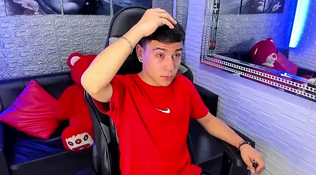 Snapshot of salvadorgomezx chatting on 01.10.25 salvadorgomezx online show from 01.10.25