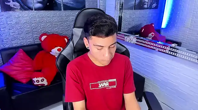 Snapshot of salvadorgomezx chatting on 01.13.25 salvadorgomezx online show from 01.13.25