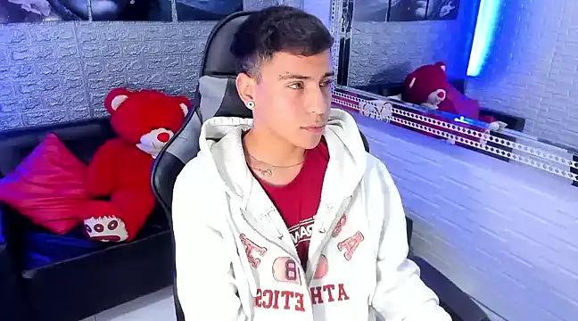 Snapshot of salvadorgomezx chatting on 01.13.25 salvadorgomezx online show from 01.13.25