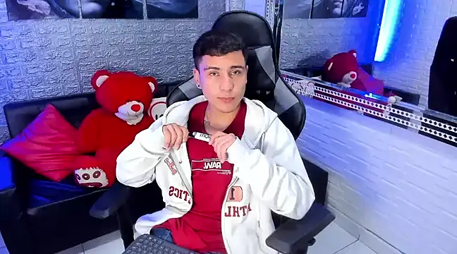 Snapshot of salvadorgomezx chatting on 01.14.25 salvadorgomezx online show from 01.14.25