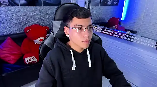 Snapshot of salvadorgomezx chatting on 01.14.25 salvadorgomezx online show from 01.14.25