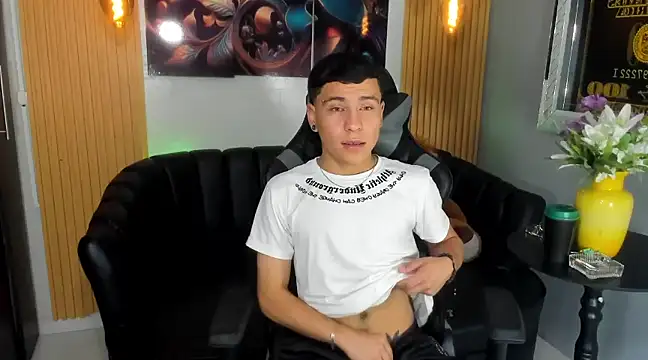 Snapshot of salvadorgomezx chatting on 01.22.25 salvadorgomezx online show from 01.22.25