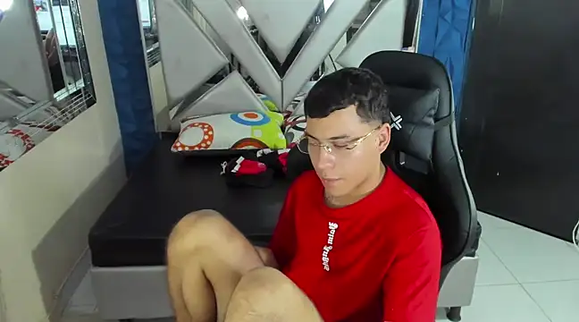 Snapshot of salvadorgomezx chatting on 01.25.25 salvadorgomezx online show from 01.25.25