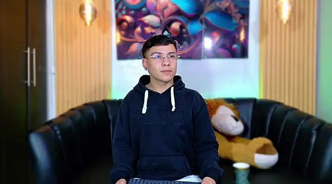 Snapshot of salvadorgomezx chatting on 02.06.25 salvadorgomezx online show from 02.06.25