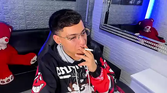 Snapshot of salvadorgomezx chatting on 02.07.25 salvadorgomezx online show from 02.07.25