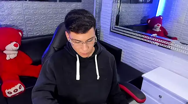 Snapshot of salvadorgomezx chatting on 02.09.25 salvadorgomezx online show from 02.09.25