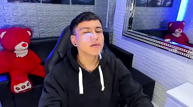 Snapshot of salvadorgomezx chatting on 02.12.25 salvadorgomezx online show from 02.12.25