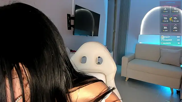 millieskinny  online show from 10.02.25