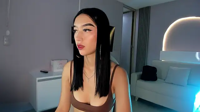 millieskinny  online show from 10.15.25