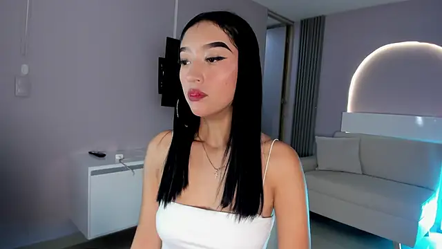 millieskinny  online show from 10.16.25