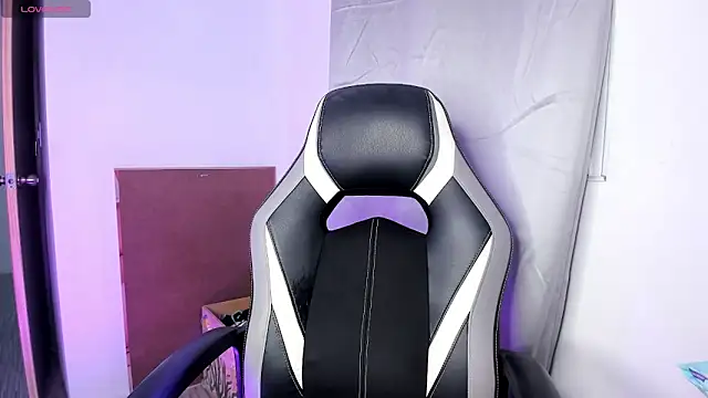 Snapshot of PaigeJayden chatting on 01.08.26 PaigeJayden online show from 01.08.26