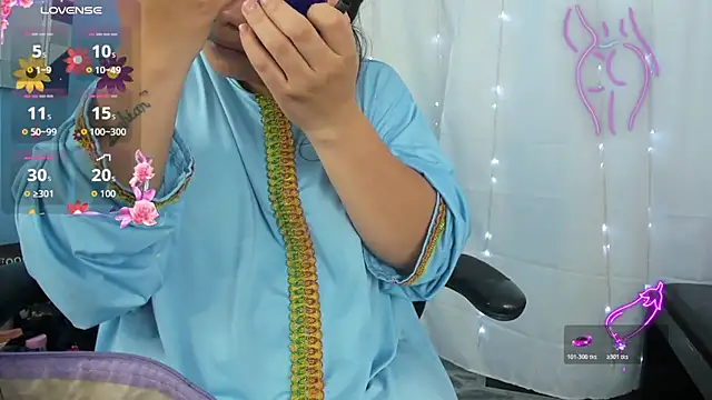 Snapshot of Falak-Yasin chatting on 02.18.26 Falak-Yasin online show from 02.18.26