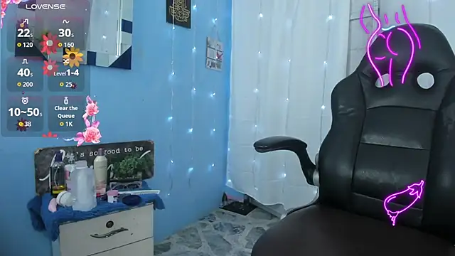 Snapshot of Falak-Yasin chatting on 02.19.26 Falak-Yasin online show from 02.19.26