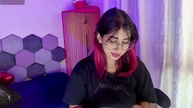 Snapshot of Horny_tgn chatting on 04.23.26 Horny tgn online show from 04.23.26