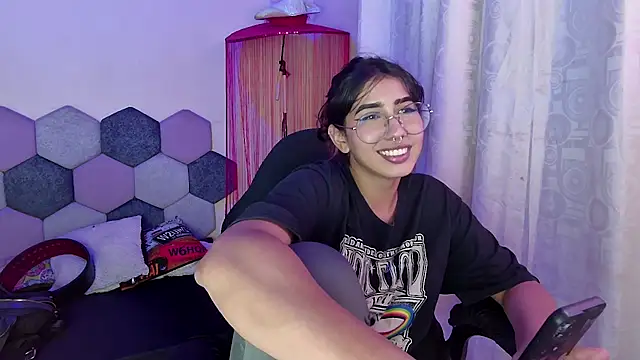 Snapshot of Horny_tgn chatting on 05.19.26 Horny tgn online show from 05.19.26