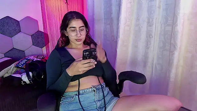 Snapshot of Horny_tgn chatting on 05.29.26 Horny tgn online show from 05.29.26