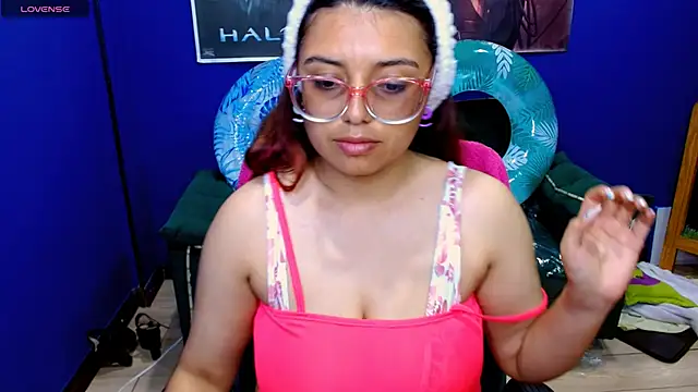 Snapshot of X_CHERRY_XX chatting on 03.17.25 X CHERRY XX online show from 03.17.25