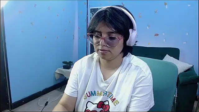 Snapshot of X_CHERRY_XX chatting on 06.05.26 X CHERRY XX online show from 06.05.26