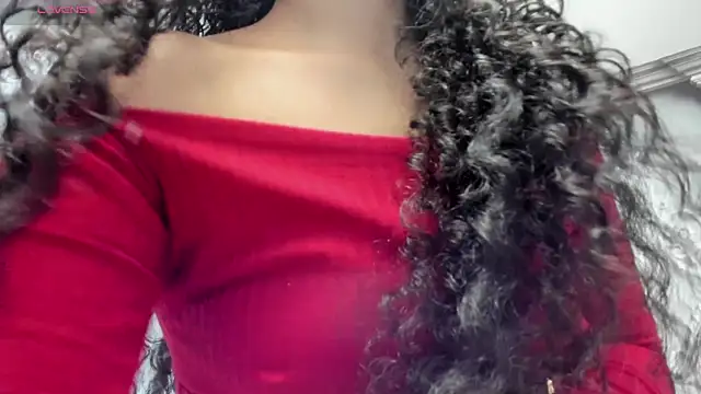 Snapshot of joselyn_sexy_ chatting on 01.31.25 joselyn sexy online show from 01.31.25