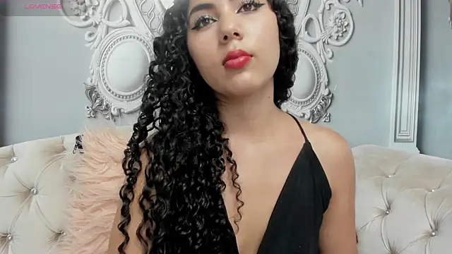 Snapshot of joselyn_sexy_ chatting on 02.19.25 joselyn sexy online show from 02.19.25