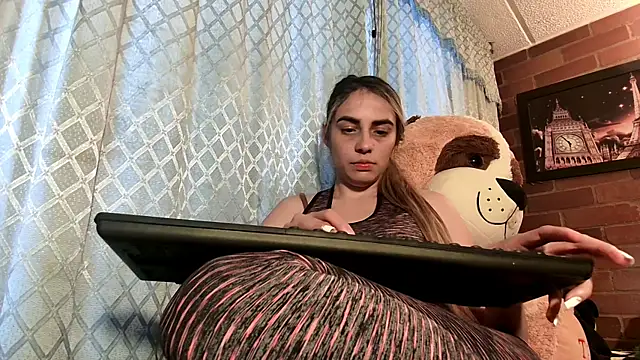 ValeriaLacrozee online show from 09.19.25