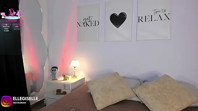 ElleGisellee online show from 06.01.26