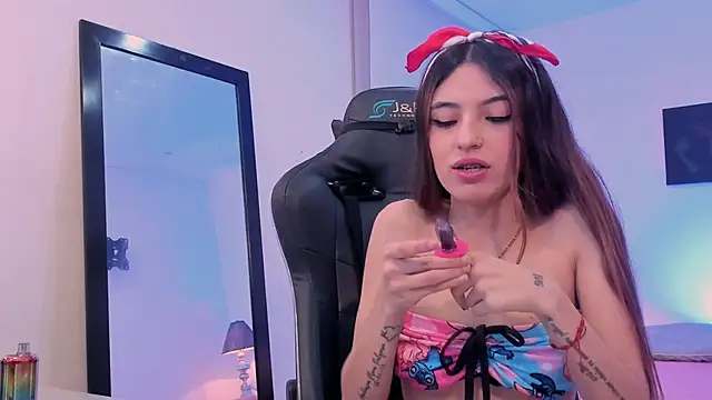 sofiarouge online show from 11.19.25