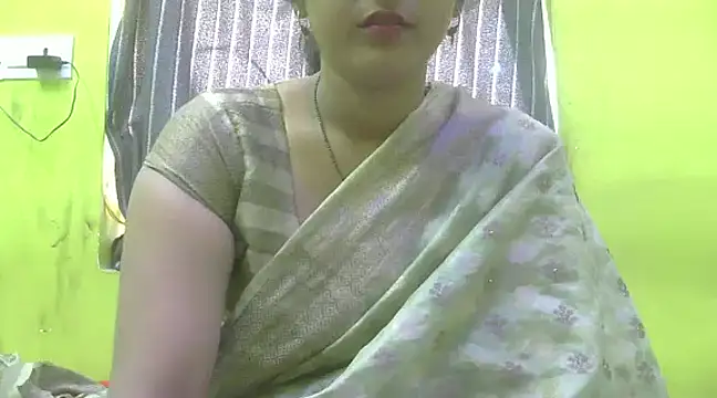 CUTYHINA 001 online show from 12.04.24